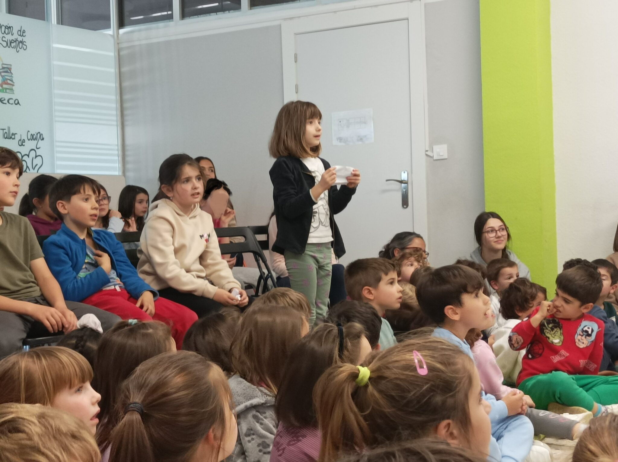 VIDEOLLAMA ALESSANDRA MIATTON FAMILIAS EN EL AULA